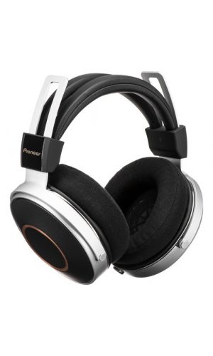 Pioneer SE-MONITOR5, these AUDIOPHILE Grade headphones have been car